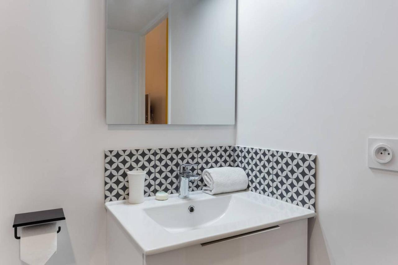 Chic Saint-Germain-Des-Pres Studio For 4 - Prime Location ปารีส ภายนอก รูปภาพ